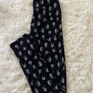 LuLaRoe Tween Halloween Skeleton Hand Gestures Leggings NWOT